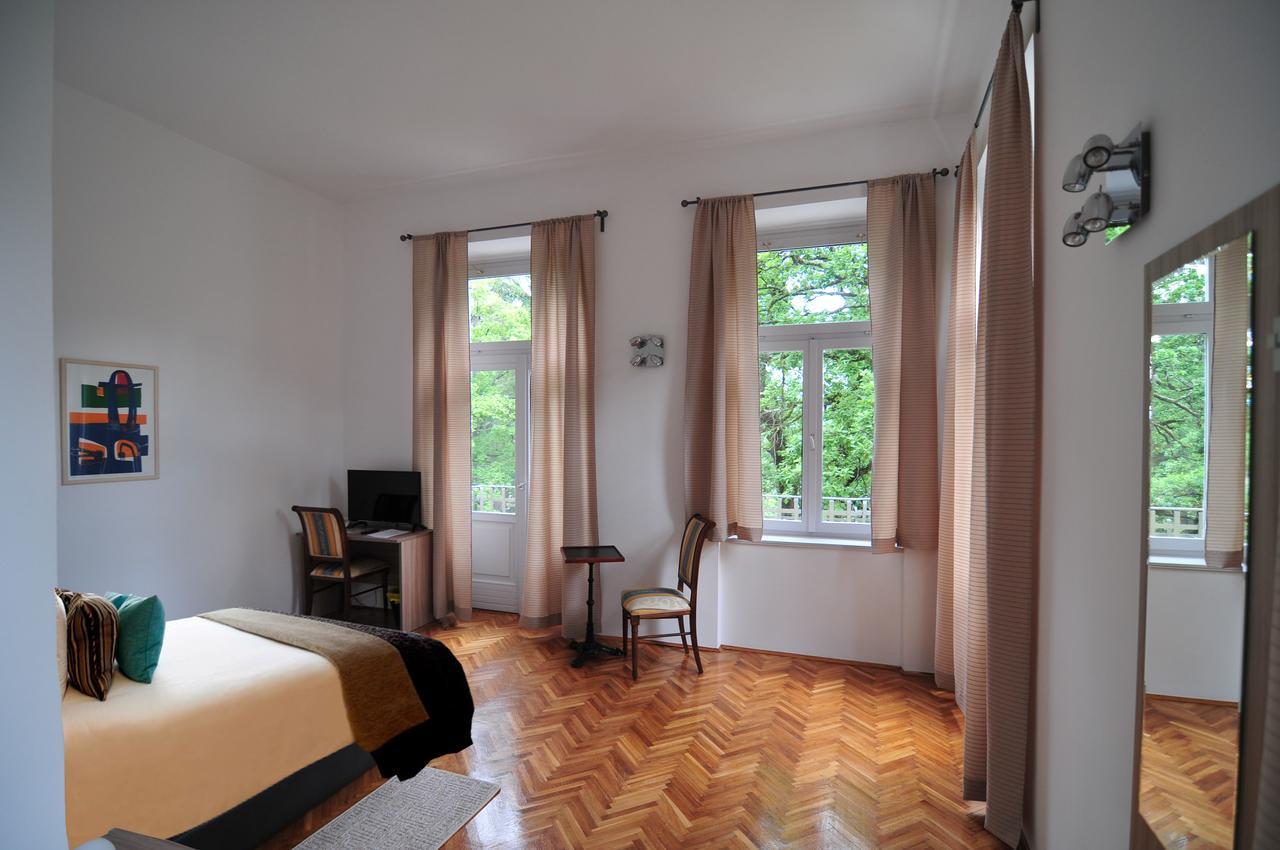 Hotel Villa Laurel ลอฟราน ภายนอก รูปภาพ