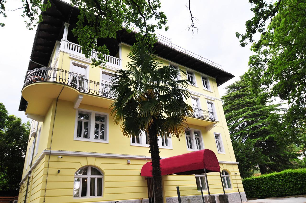 Hotel Villa Laurel ลอฟราน ภายนอก รูปภาพ